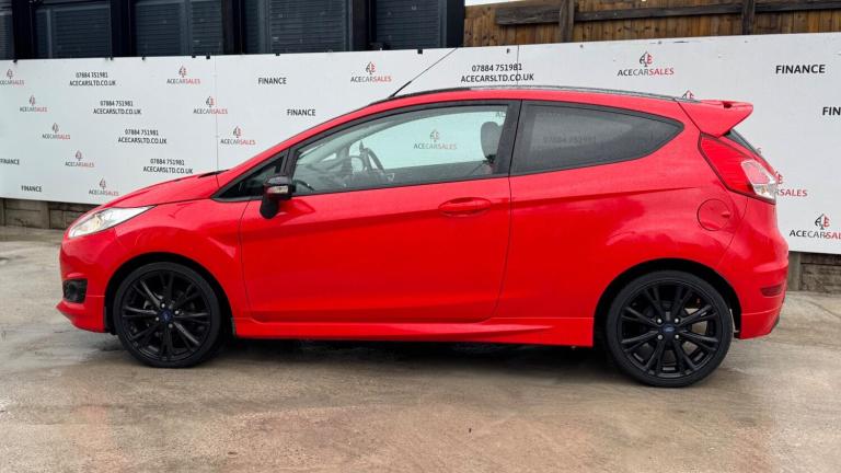 2015 Ford Fiesta 1.0 EcoBoost 140 Zetec S Red 3dr HATCHBACK PETROL Manual