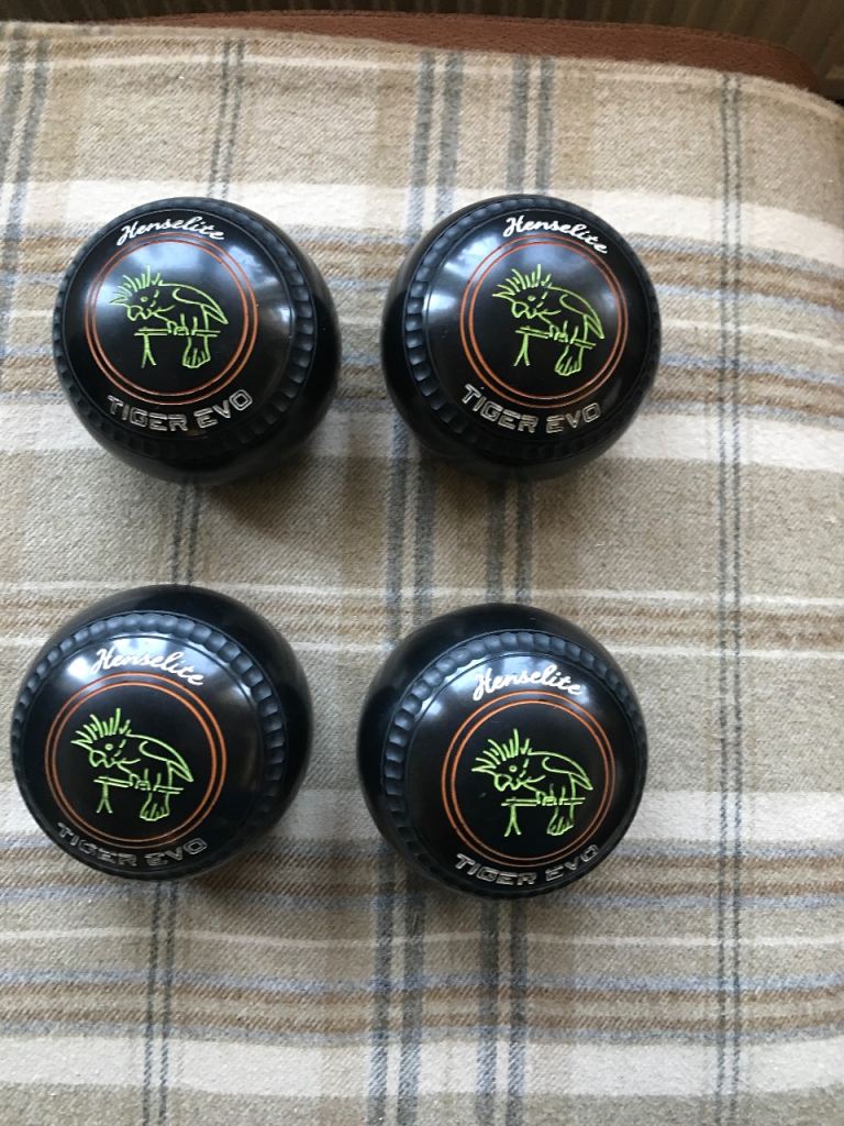 Henselite Tiger Evo size 3H WB26 Std grip. Black with parrot motif. VGC.