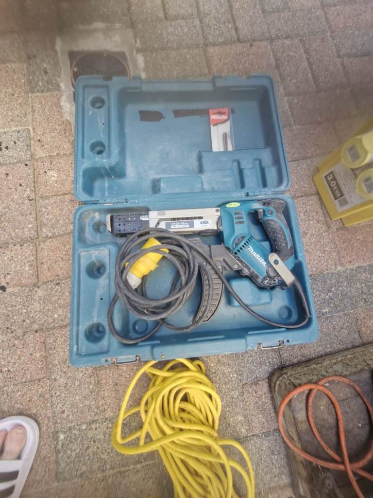 Makita Electric Screwdriver with Case – Good Working Condition