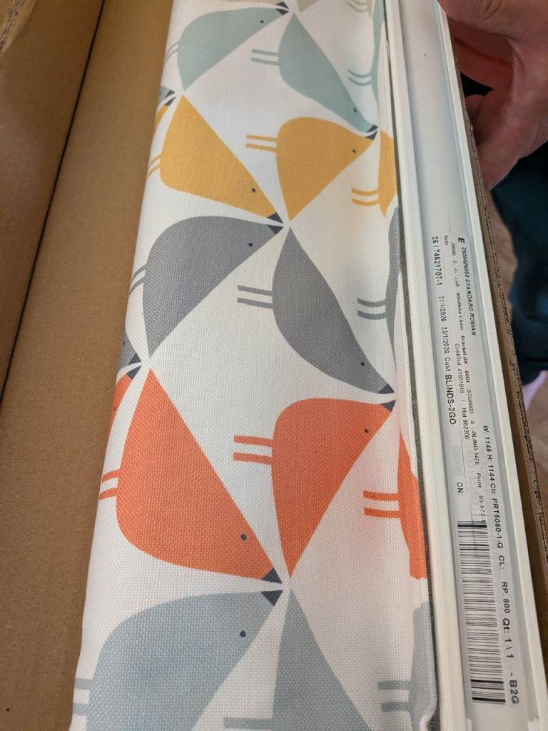New Roller Blind with Bird Pattern – Multicoloured Fabric
