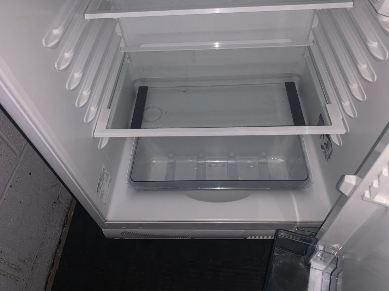 Integrated fridge for under the counter 