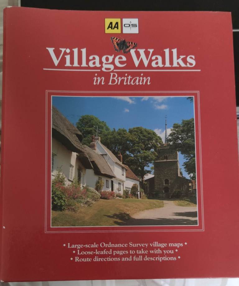 image for Village Walks in Britain = AA Guide = Binder =