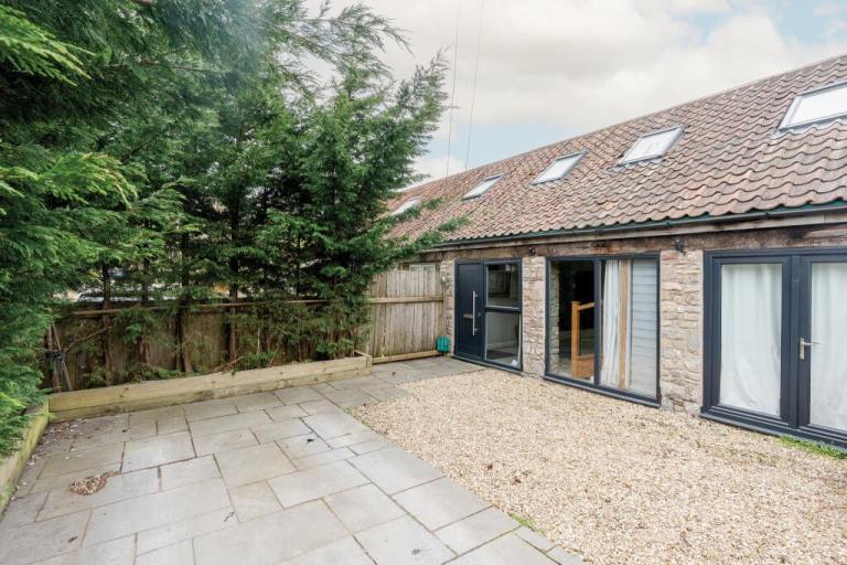 Double room in shared property Severn beach 