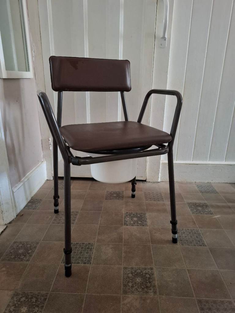 Commode 