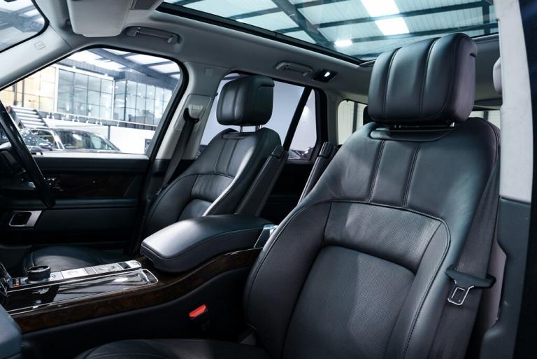 2021 Land Rover Range Rover 2.0 P400e 13.1kWh Vogue BLACK PACK PAN ROOF SUV 5dr Petrol Plug-in Hy...