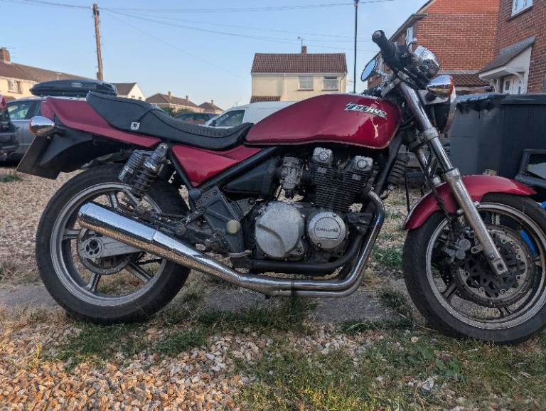 1991 Kawasaki Zephyr 550 spares or repairs barn find 