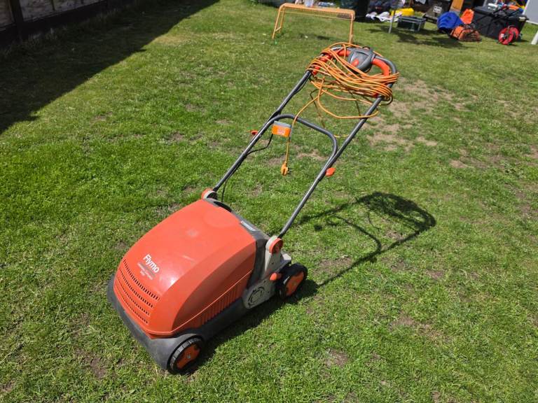Flymo Lawnrake Compact 3400