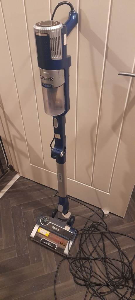 Shark vacuum cleaner 