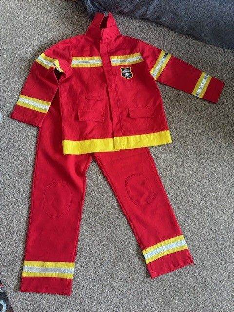 firemans fancy dress 9/10 years 