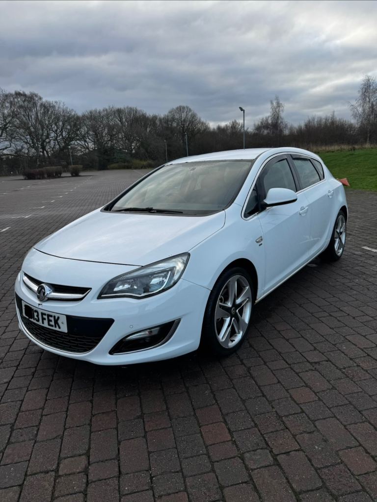 Vauxhall, ASTRA, Hatchback, 2013, Manual, 1956 (cc), 5 doors