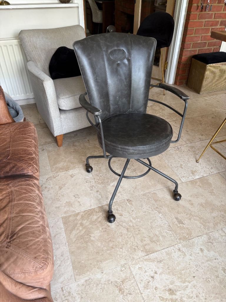 Vintage Style Grey Office Chair with Castors – Good Condition