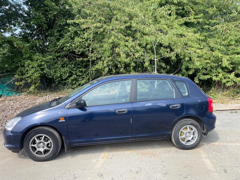 HONDA CIVIC 1.4 MAX 02 REG 5 DOOR SAT NAV GENUINE 37570 MOT NOVEMBER 7TH 2026 LOW INSURANCE 40+MPG