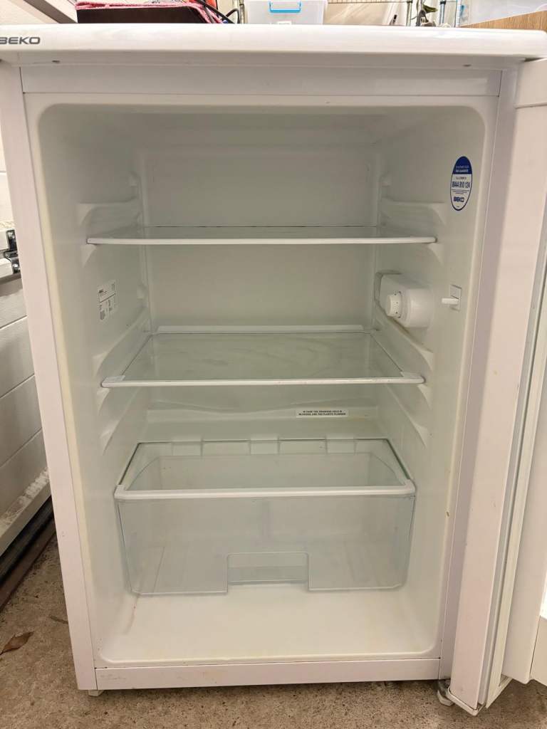 Beko Freestanding Fridge - White, Excellent Condition