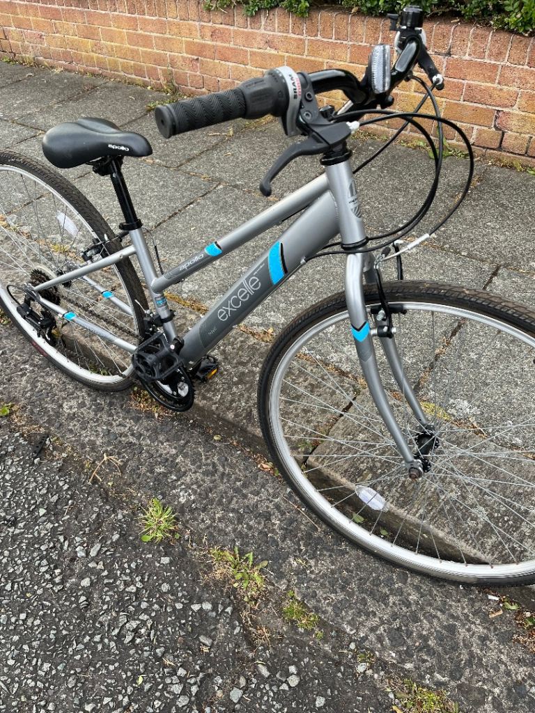  Like new A short  ladies,   cheap commuting bike 5ft4 person.