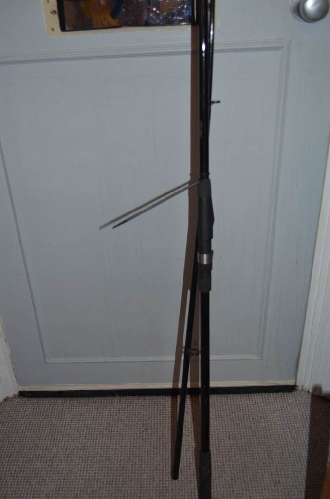  2 PIECE CARP PIKE LIGHTWEIGHT FISHING ROD 148" 