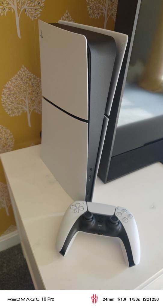 Playstation 5 slimline 825gb 12 weeks old 