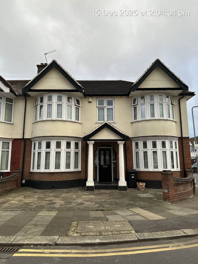 7 Bed Semi-Detached House, Dawlish Drive, IG3