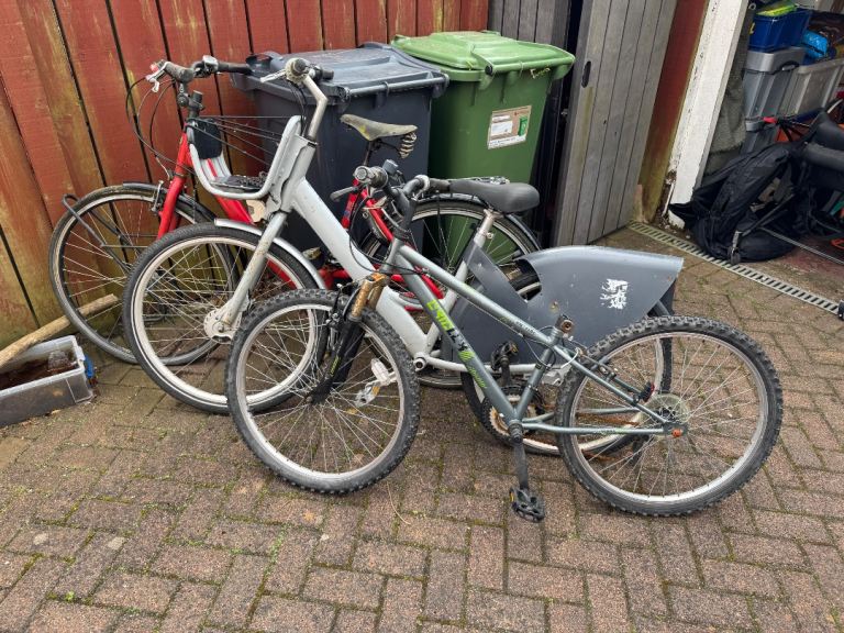 BIKES (for repair/parts/broken)