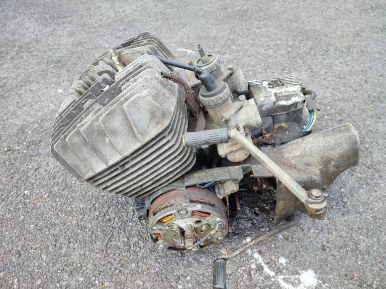 SUZUKI GT250 L (1974) None-Runner Spares or Repair (Includes 2x engines & much more) 