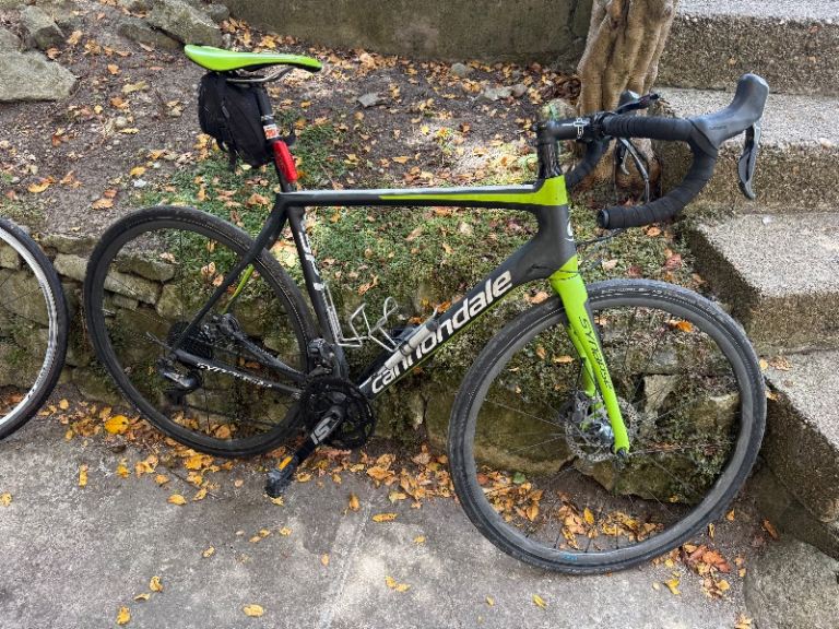 Cannondale Road Bike - size 56 frame - electronic shifters