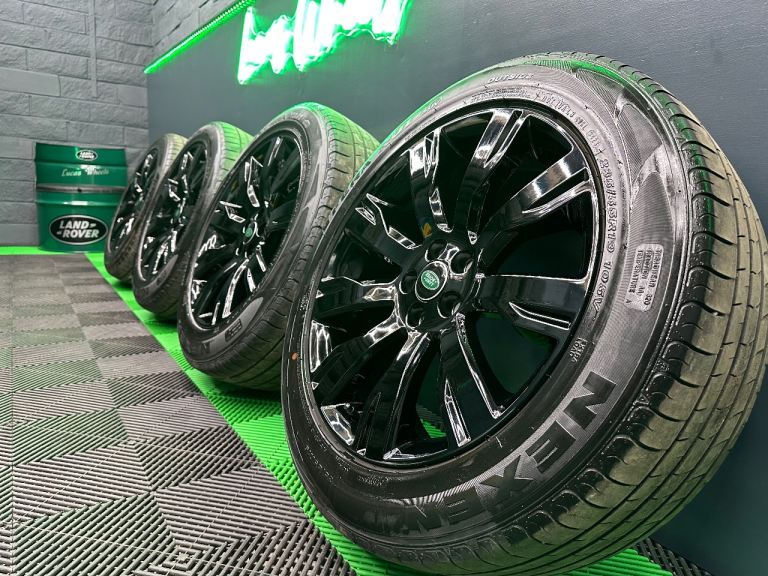 Land Rover Discovery Sport / Evoque / FL2 style 9002 19” Gloss black alloy wheels & 5/6mm+ tyres!