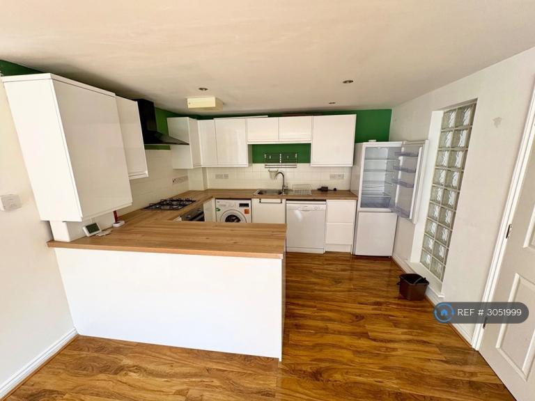 2 bedroom flat in Suffolk House, Bournemouth, BH2 (2 bed) (#3051999)
