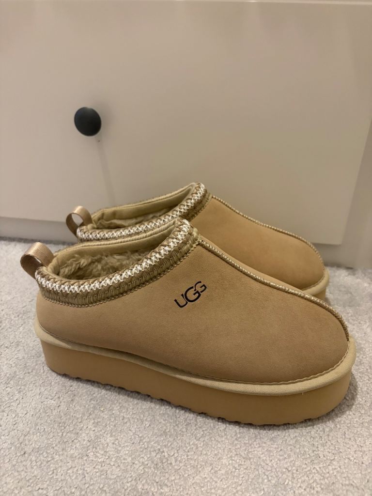 Ugg mules size 6.5