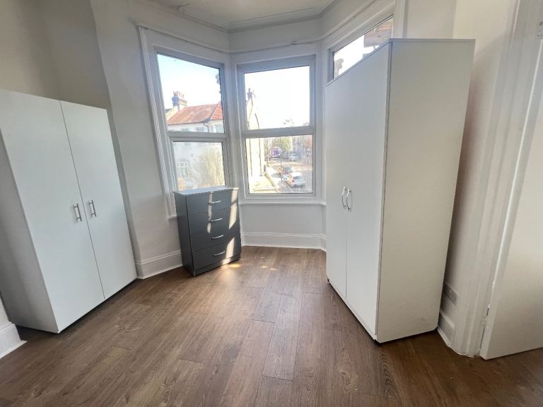 Very Small 1 Bed Flat / Studio Flat, Haringey / Finsbury Park 