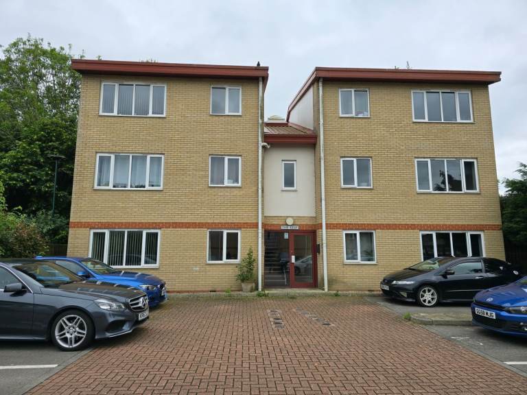 2 Bed Modern flat in Walton, Peterborough, PE4 6BH