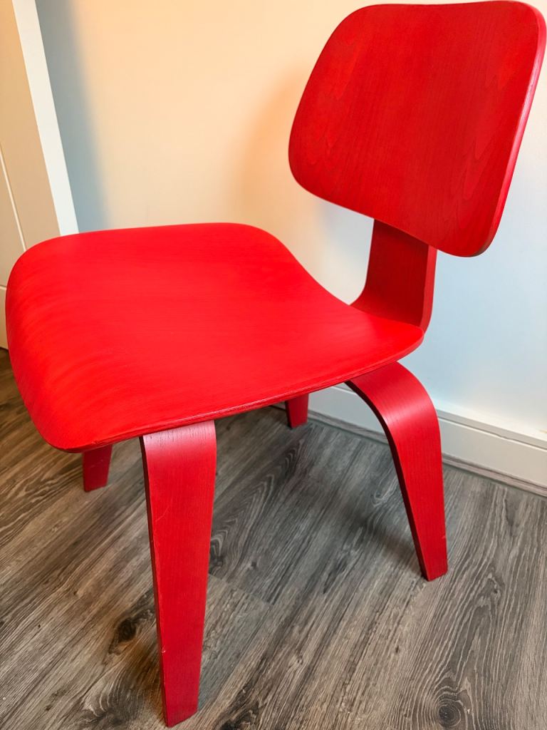 Vitra Eames Molded Plywood Dining Chair Wood (DCW) in Red