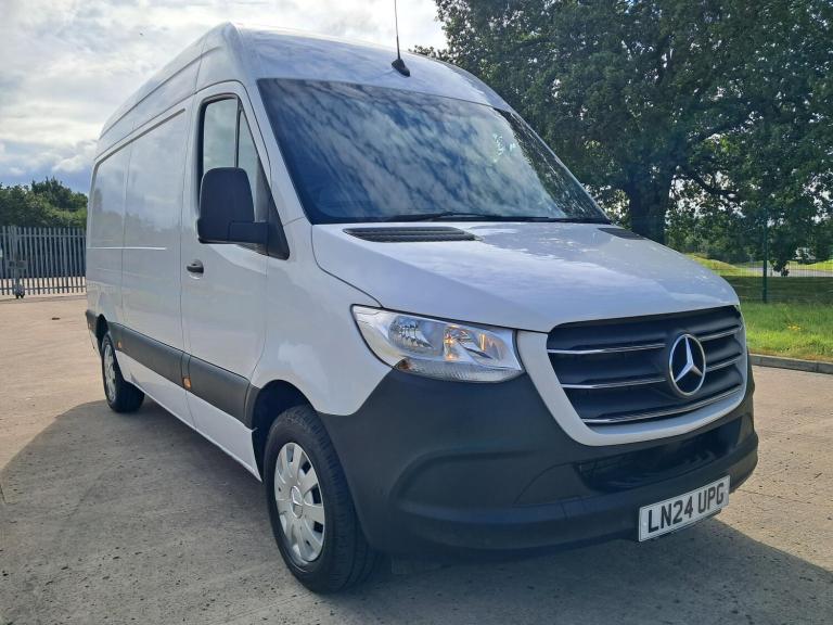 2024 Mercedes-Benz Sprinter 3.5t H2 Premium Van PANEL VAN DIESEL Automatic