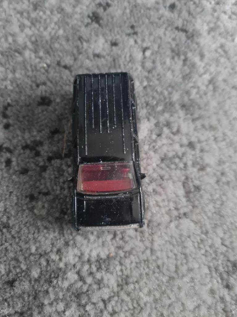 Matchbox Dodge Caravan Die-Cast Model Car