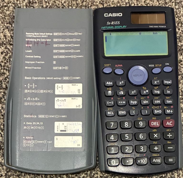 Casio fx-85ES Scientific Calculator - Good Condition