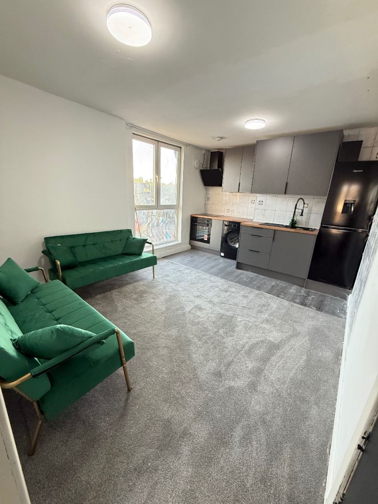 Flat to let