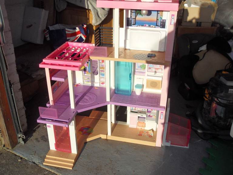 Large Pink Barbie Dream House - only been used once from smoke/pet free home