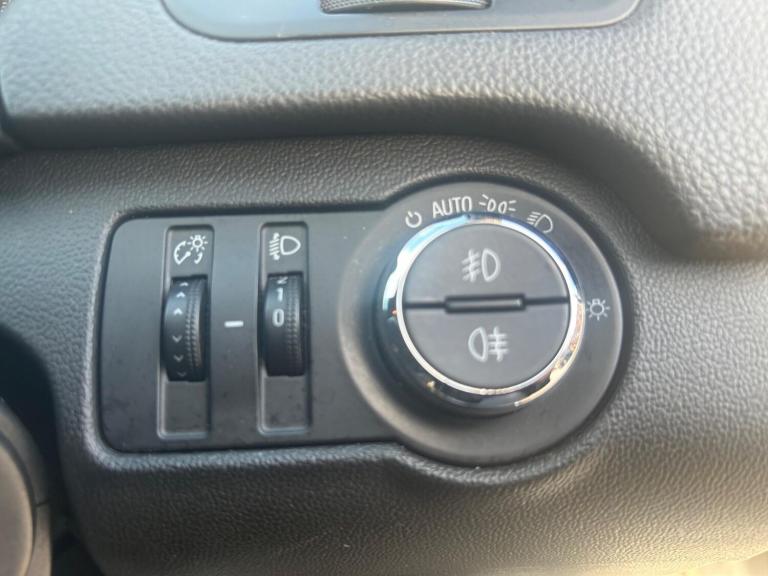 2016 Vauxhall Insignia 2.0 CDTi ecoFLEX SRi VX Line Nav Euro 6 (s/s) 5dr HATCHBACK Diesel Manual