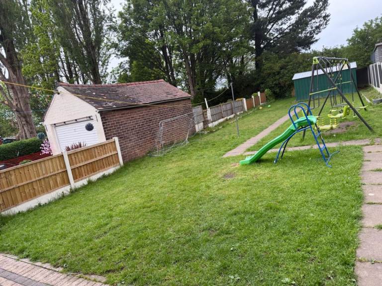3 bed semi detached house for rent on Belgrave Road, Longton, Stoke-on-Trent, ST3 4NL
