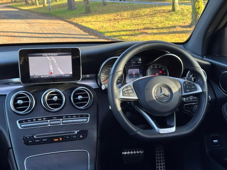 2019 Mercedes-Benz GLC 2.0 GLC250 AMG Line (Premium) SUV 5dr Petrol G-Tronic+ 4MATIC Euro 6 (s/s)...