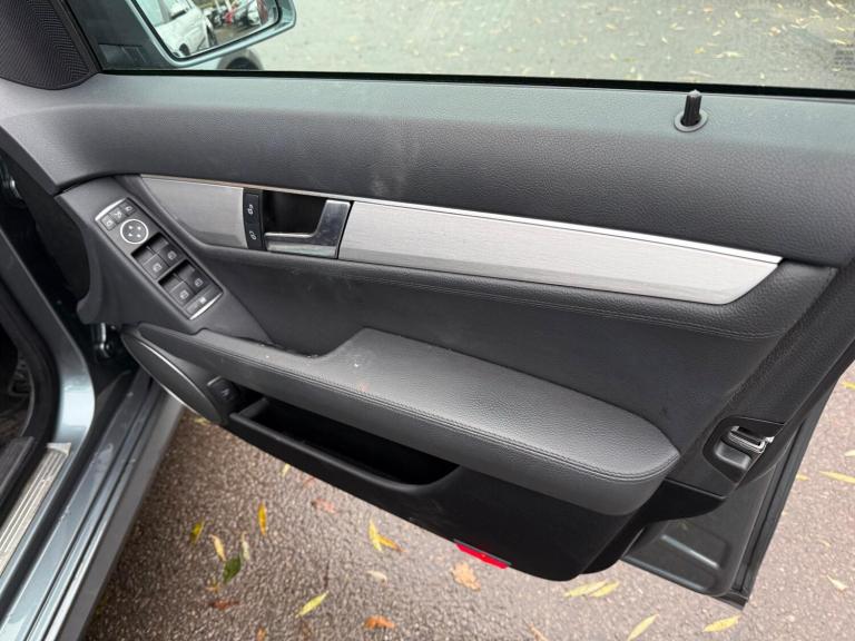 2011 Mercedes-Benz C Class C220 CDI BlueEFFICIENCY Sport 4dr Auto SALOON DIESEL Automatic