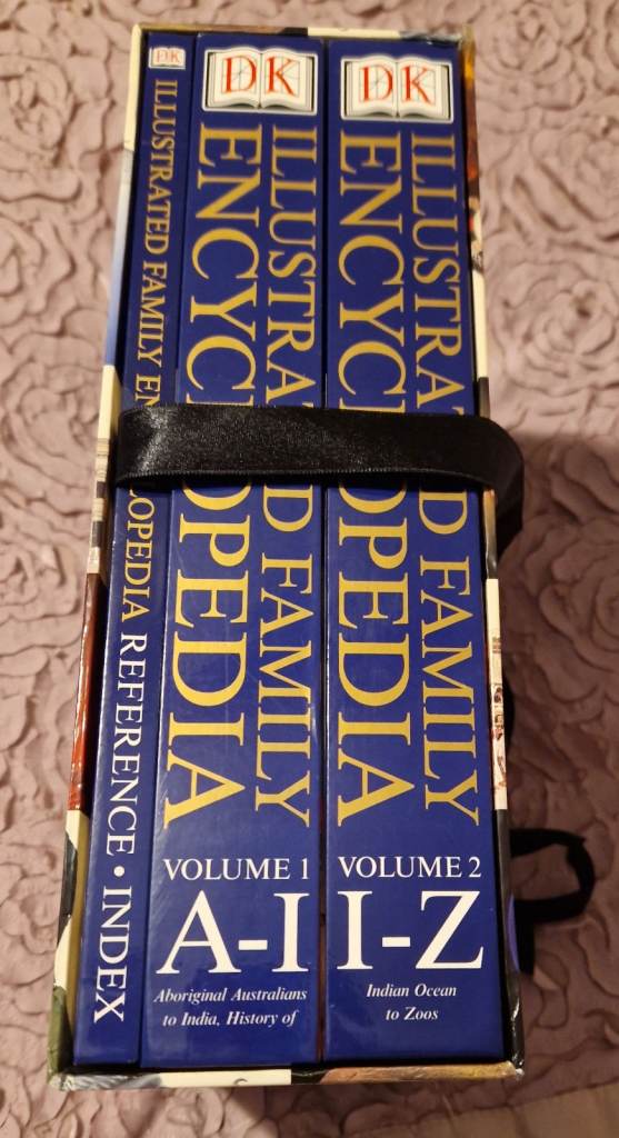 DK Illustrated Family Enclyopedia (3 books cased in box)