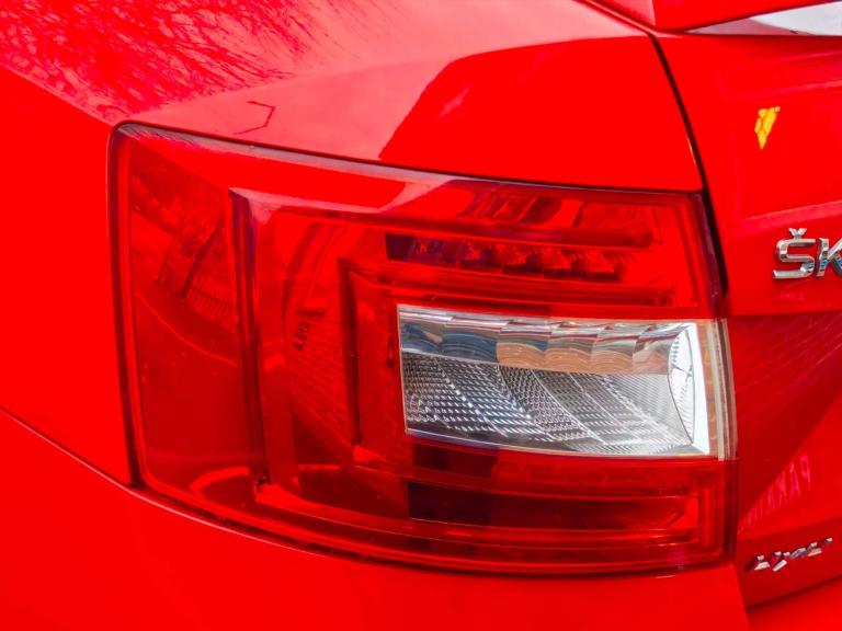 2015 Skoda Octavia 2.0 Octavia vRS TDI 4x4 Semi-Auto 4WD 5dr Hatchback Diesel Automatic