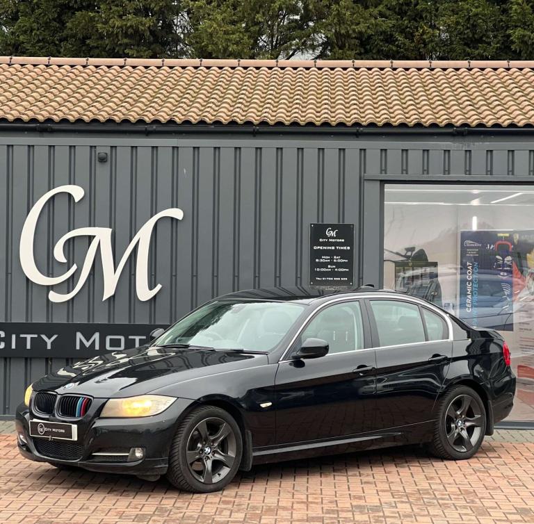 2011 BMW 3 Series 2.0 320d Exclusive Edition Auto 4dr Saloon Diesel Automatic