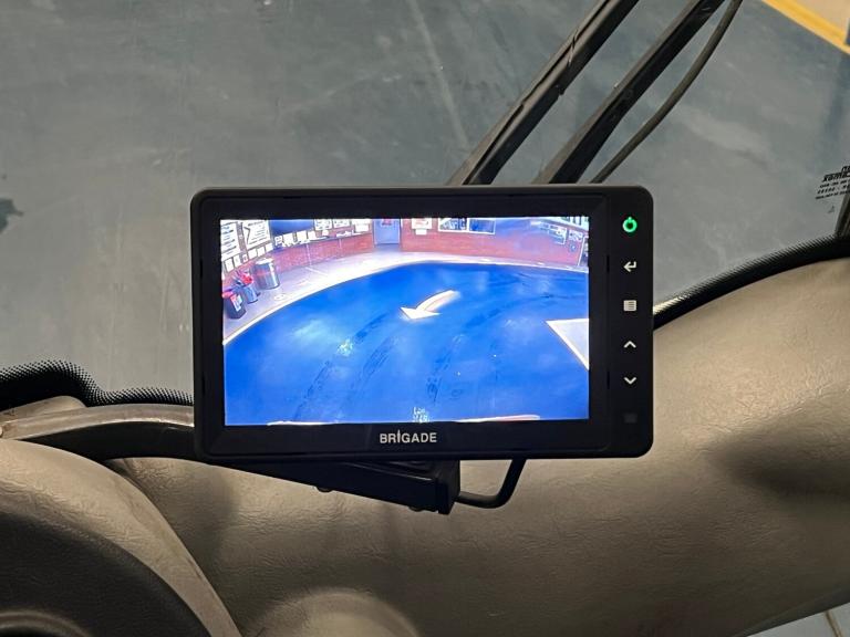 2015 JOHNSTON SWEEPERS CX400 4X2 7.5 TON DIESEL AUTO SWEEPER  Diesel Automatic