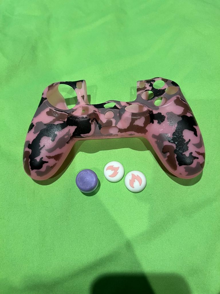 PS4 skin and joystick cap