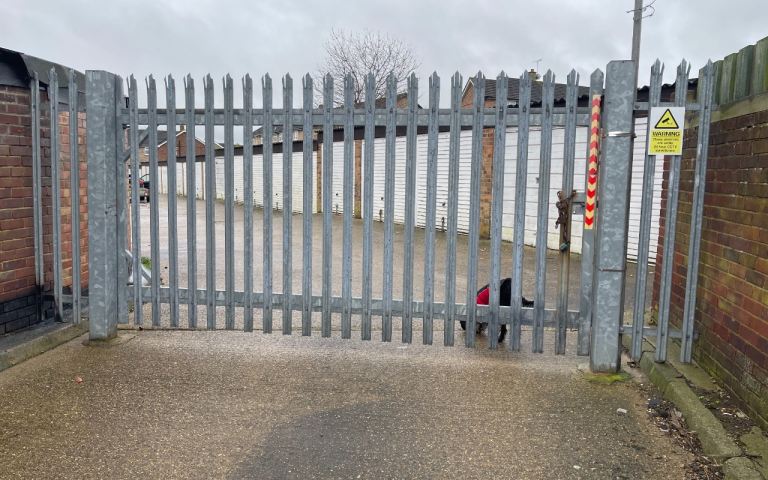 ROCHESTER GARAGE TO RENT, STROOD ME2 2SG. SECURE GATED SITE.