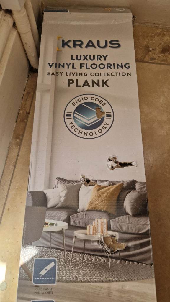 Vinyl floor panels 