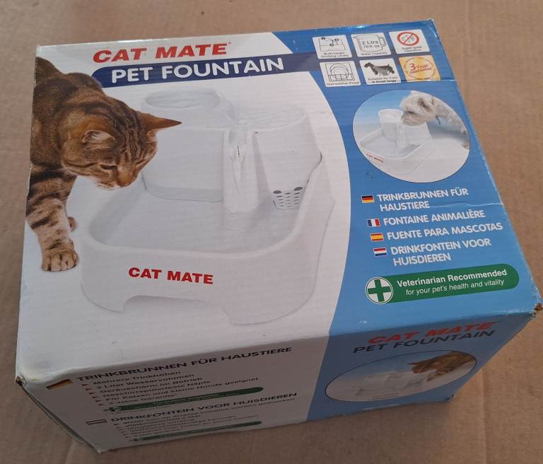 CatMate pet fountain