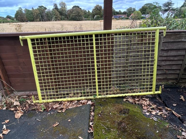 5x Steel cage fence panels