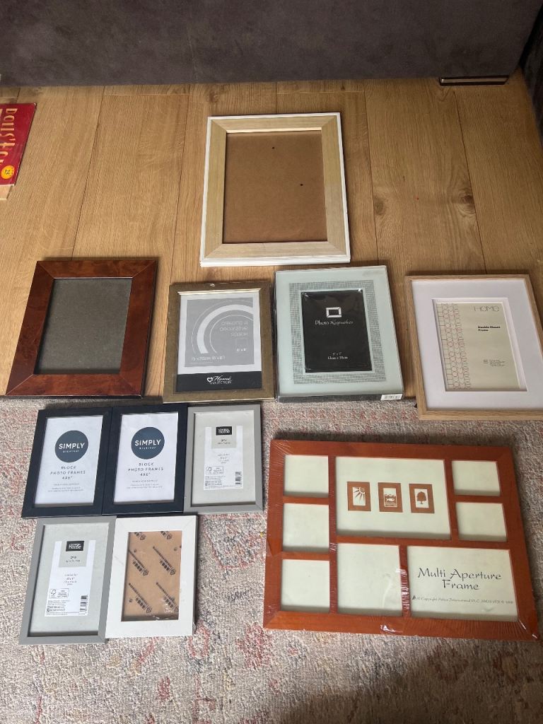 Mainly new photos frame Been in stored room - see photos pls £10 for a bundle Thank you