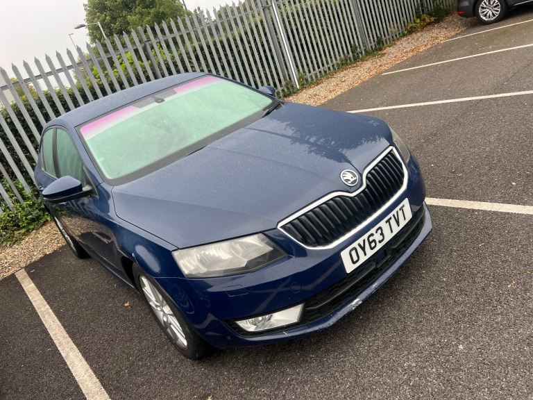 Skoda, OCTAVIA, Hatchback, 2013, Semi-Auto, 1598 (cc), 5 doors